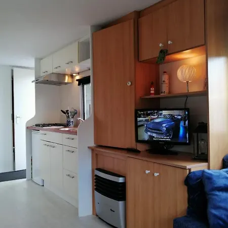 Stacaravan Op 5 Sterren Vakantiepark De Kuilart Friesland Aan Het Meer Met Zwembad 5P 237 Koudum Exterior photo